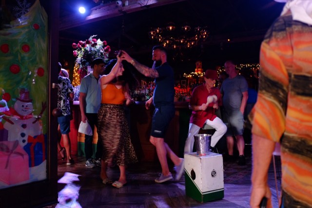 FBA7B907-53EC-4B39-884B-7A9DEF0BBC1C-1467-0000003930B53B2C